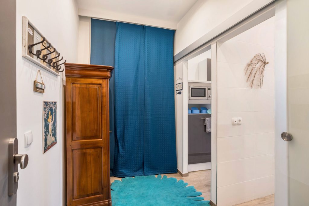 Entryway with blue decor