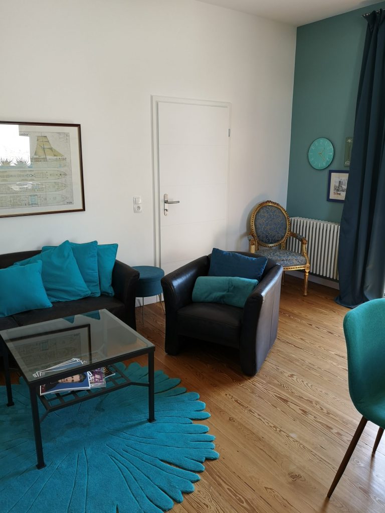 Wohnzimmermöbel-Setup in Türkis